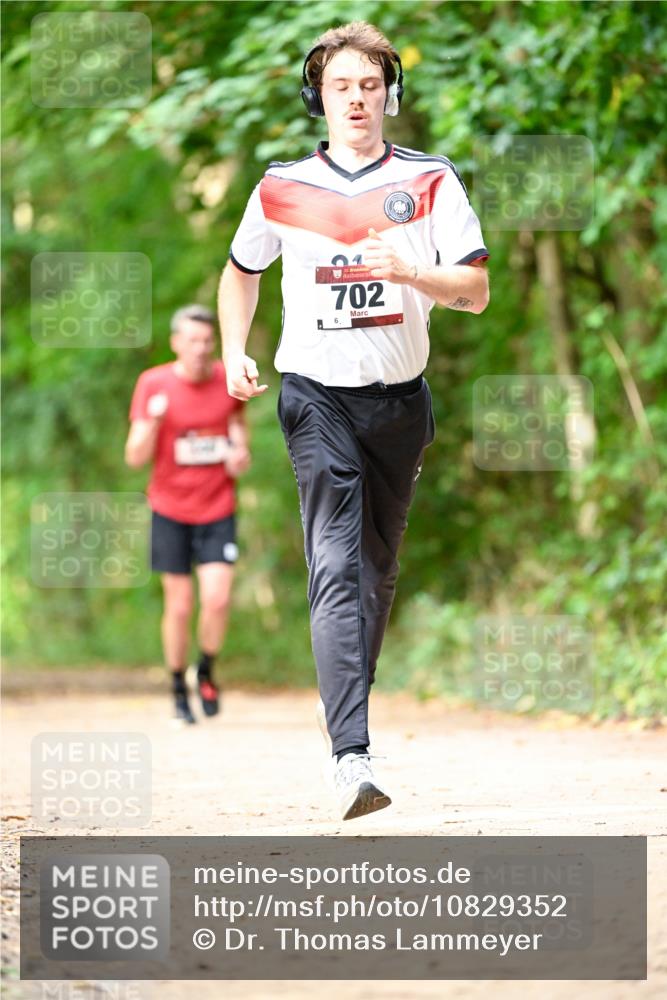 11.10.2026 - Bramfelder Halbmarathon 2026 Dr. Thomas Lammeyer http://msf.ph/oto/10829352 11.10.2026 11:09:57 Laufen 702, 6 meine-sportfotos.de