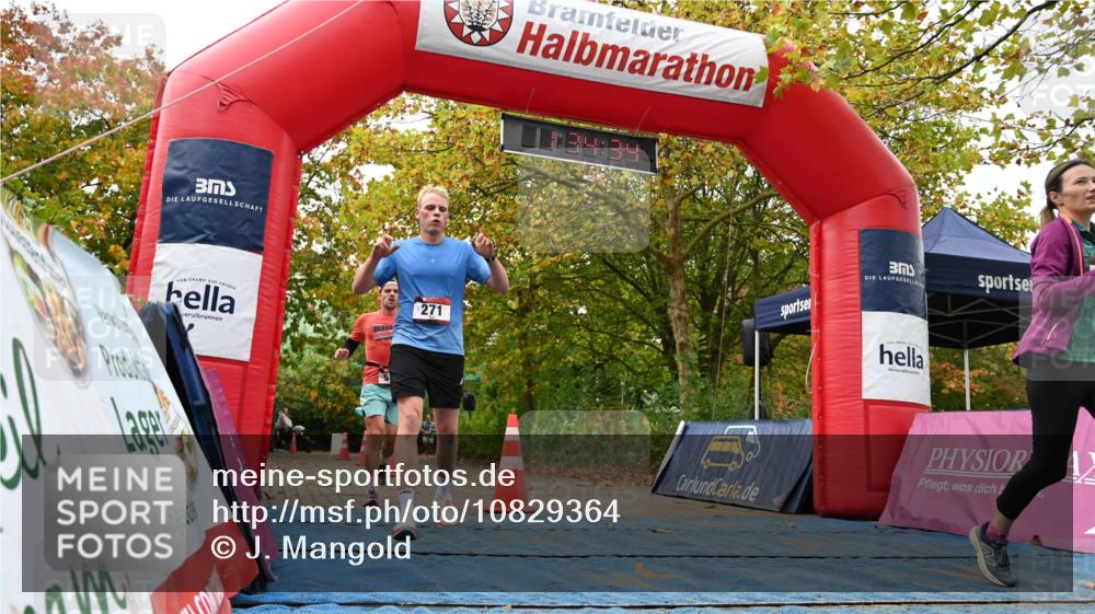 11.10.2026 - Bramfelder Halbmarathon 2026 J. Mangold http://msf.ph/oto/10829364 11.10.2026 11:04:32 Laufen 271, 371, 392, 428, 576, 635 meine-sportfotos.de