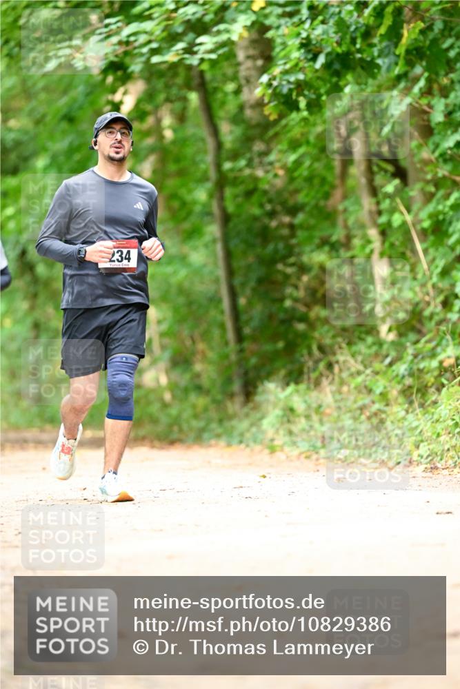 11.10.2026 - Bramfelder Halbmarathon 2026 Dr. Thomas Lammeyer http://msf.ph/oto/10829386 11.10.2026 11:10:16 Laufen 234 meine-sportfotos.de