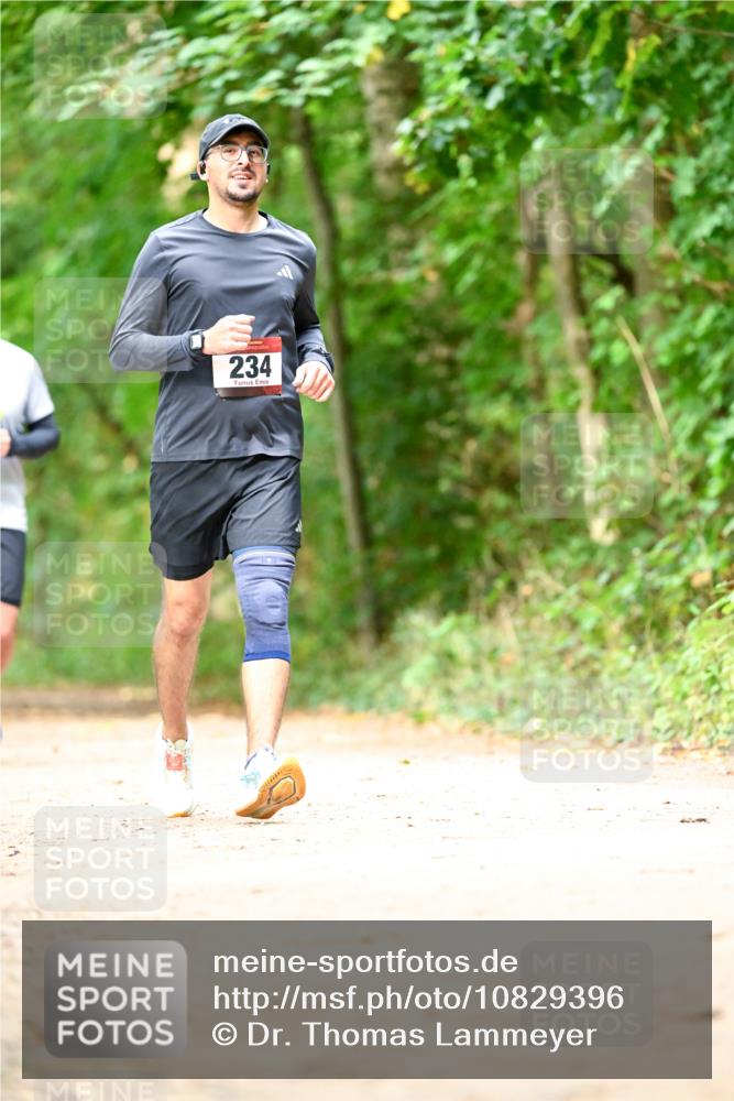 11.10.2026 - Bramfelder Halbmarathon 2026 Dr. Thomas Lammeyer http://msf.ph/oto/10829396 11.10.2026 11:10:17 Laufen 234 meine-sportfotos.de