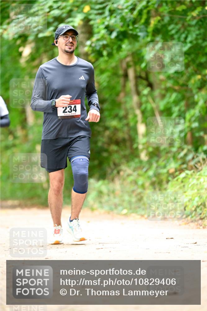 11.10.2026 - Bramfelder Halbmarathon 2026 Dr. Thomas Lammeyer http://msf.ph/oto/10829406 11.10.2026 11:10:17 Laufen 234 meine-sportfotos.de