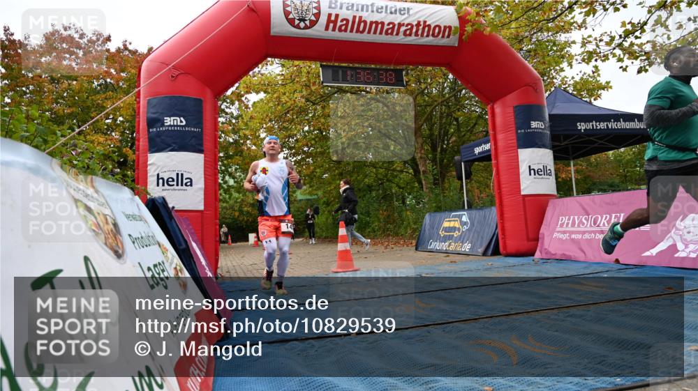 11.10.2026 - Bramfelder Halbmarathon 2026 J. Mangold http://msf.ph/oto/10829539 11.10.2026 11:06:36 Laufen 98, 147, 495 meine-sportfotos.de