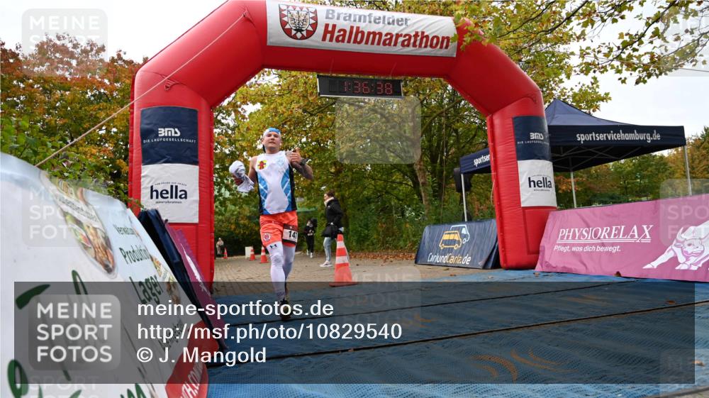 11.10.2026 - Bramfelder Halbmarathon 2026 J. Mangold http://msf.ph/oto/10829540 11.10.2026 11:06:36 Laufen 98, 147, 495 meine-sportfotos.de