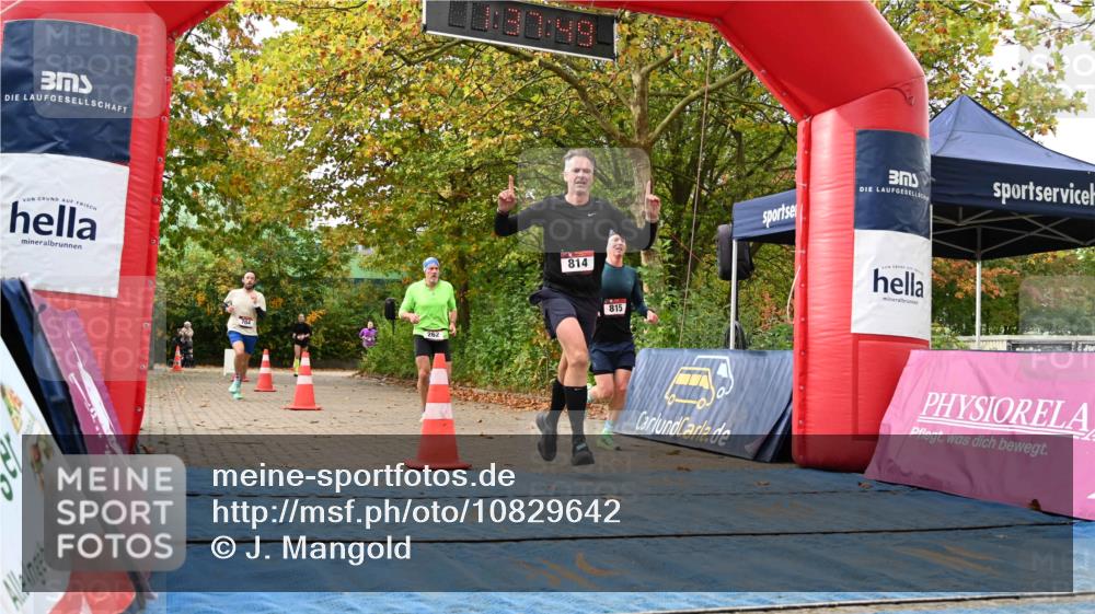 11.10.2026 - Bramfelder Halbmarathon 2026 J. Mangold http://msf.ph/oto/10829642 11.10.2026 11:07:48 Laufen 33, 262, 704, 814, 815 meine-sportfotos.de