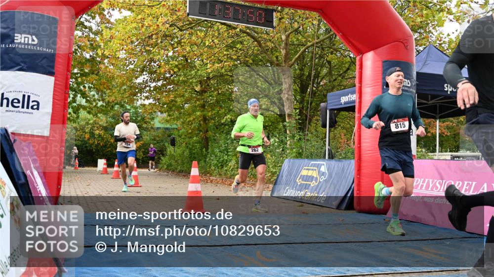 11.10.2026 - Bramfelder Halbmarathon 2026 J. Mangold http://msf.ph/oto/10829653 11.10.2026 11:07:49 Laufen 33, 262, 704, 814, 815 meine-sportfotos.de
