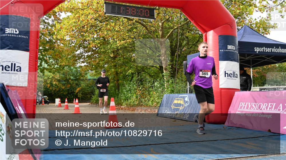 11.10.2026 - Bramfelder Halbmarathon 2026 J. Mangold http://msf.ph/oto/10829716 11.10.2026 11:07:59 Laufen 565, 656 meine-sportfotos.de
