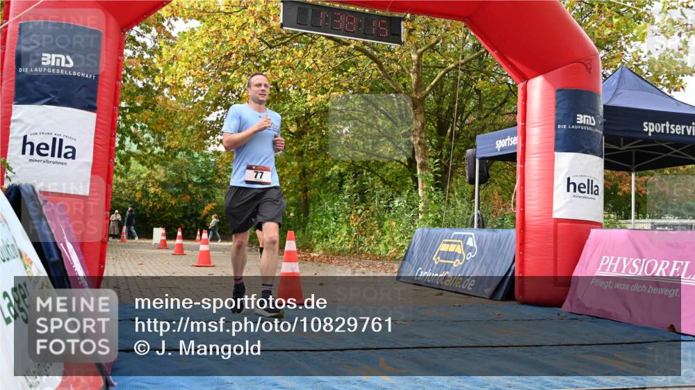 11.10.2026 - Bramfelder Halbmarathon 2026 J. Mangold http://msf.ph/oto/10829761 11.10.2026 11:08:13 Laufen 77, 560 meine-sportfotos.de