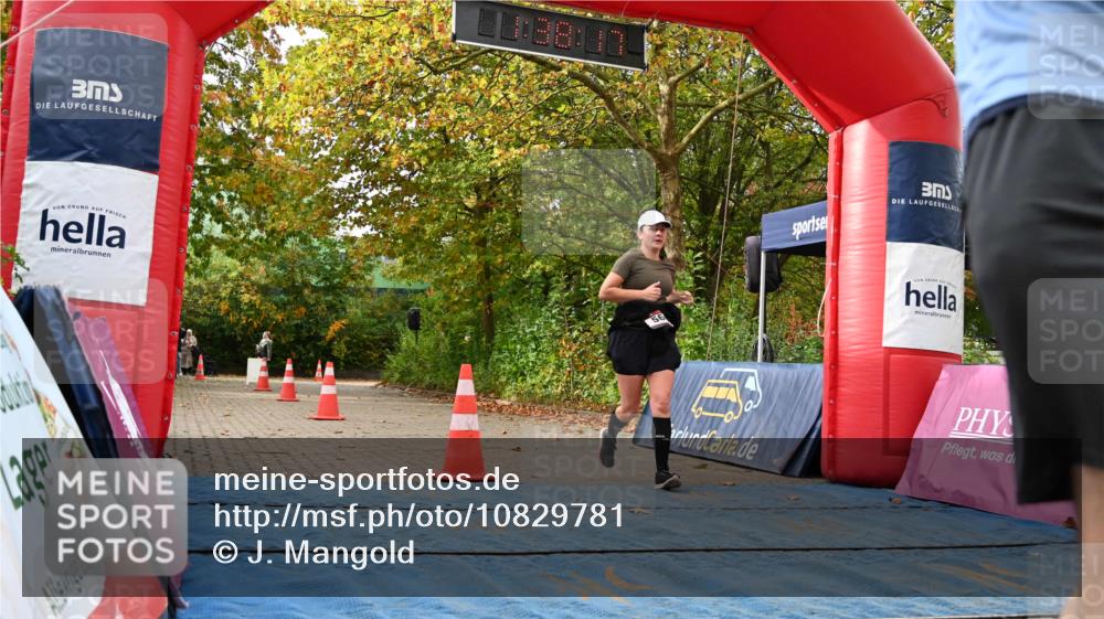 11.10.2026 - Bramfelder Halbmarathon 2026 J. Mangold http://msf.ph/oto/10829781 11.10.2026 11:08:16 Laufen 77, 560 meine-sportfotos.de