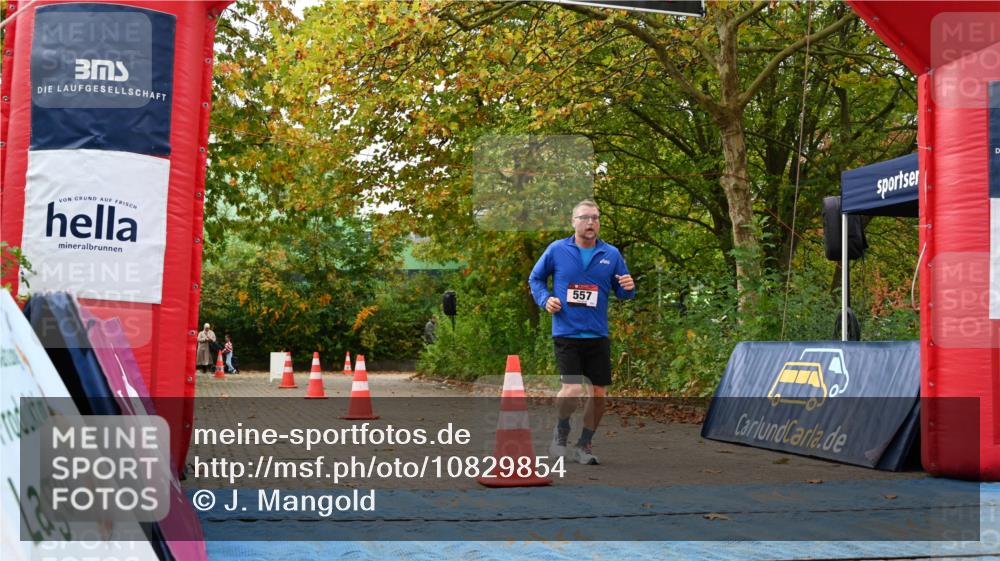 11.10.2026 - Bramfelder Halbmarathon 2026 J. Mangold http://msf.ph/oto/10829854 11.10.2026 11:09:02 Laufen 54, 557 meine-sportfotos.de