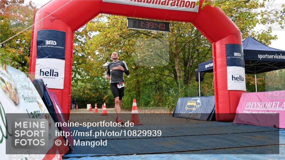 11.10.2026 - Bramfelder Halbmarathon 2026 J. Mangold http://msf.ph/oto/10829939 11.10.2026 11:09:38 Laufen 274, 730 meine-sportfotos.de