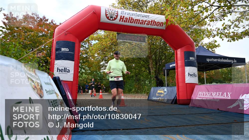 11.10.2026 - Bramfelder Halbmarathon 2026 J. Mangold http://msf.ph/oto/10830047 11.10.2026 11:10:23 Laufen 9, 88, 201, 230, 729 meine-sportfotos.de