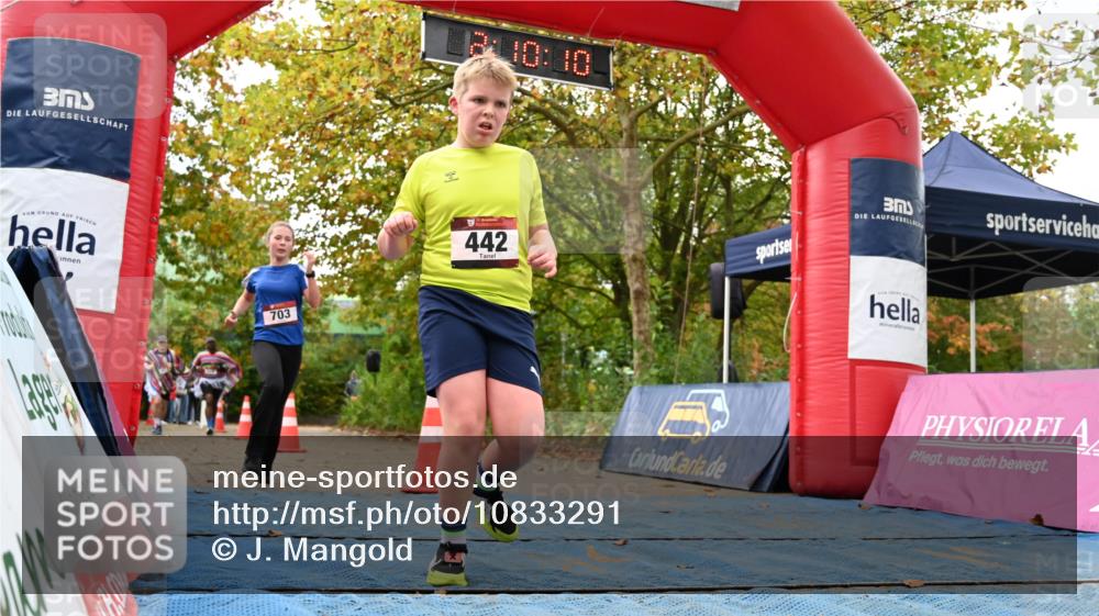 11.10.2026 - Bramfelder Halbmarathon 2026 J. Mangold http://msf.ph/oto/10833291 11.10.2026 11:40:09 Laufen 442, 472, 520, 703 meine-sportfotos.de