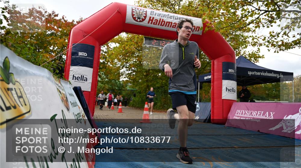 11.10.2026 - Bramfelder Halbmarathon 2026 J. Mangold http://msf.ph/oto/10833677 11.10.2026 11:42:58 Laufen 133, 206, 293, 333, 425, 443, 628 meine-sportfotos.de
