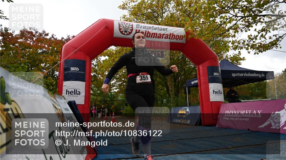 11.10.2026 - Bramfelder Halbmarathon 2026 J. Mangold http://msf.ph/oto/10836122 11.10.2026 11:45:16 Laufen 120, 324, 355, 491, 506 meine-sportfotos.de