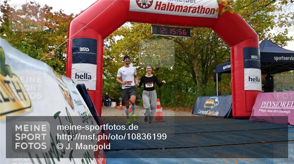 11.10.2026 - Bramfelder Halbmarathon 2026 J. Mangold http://msf.ph/oto/10836199 11.10.2026 11:45:54 Laufen 783, 784 meine-sportfotos.de