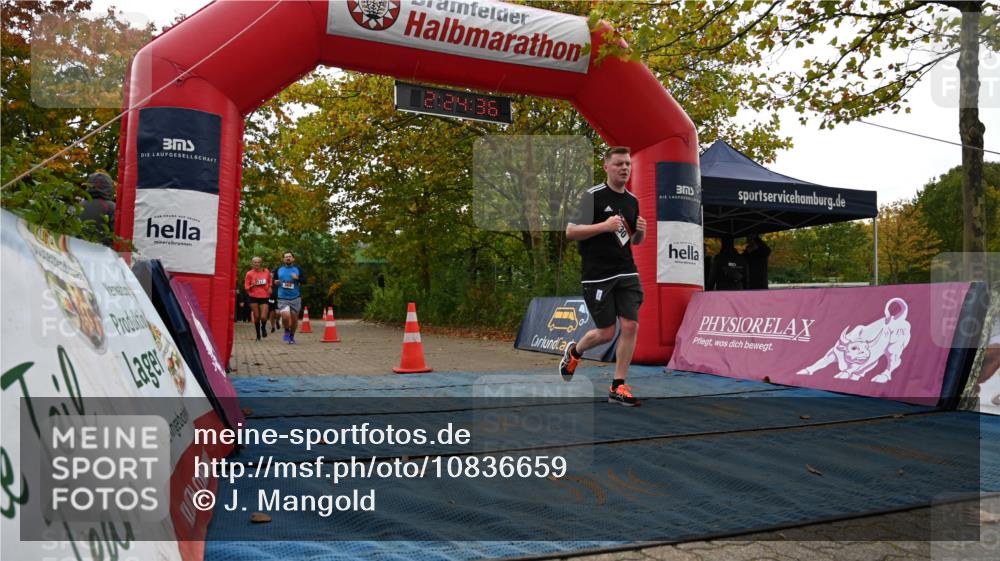 11.10.2026 - Bramfelder Halbmarathon 2026 J. Mangold http://msf.ph/oto/10836659 11.10.2026 11:54:34 Laufen 330, 369, 710, 717 meine-sportfotos.de