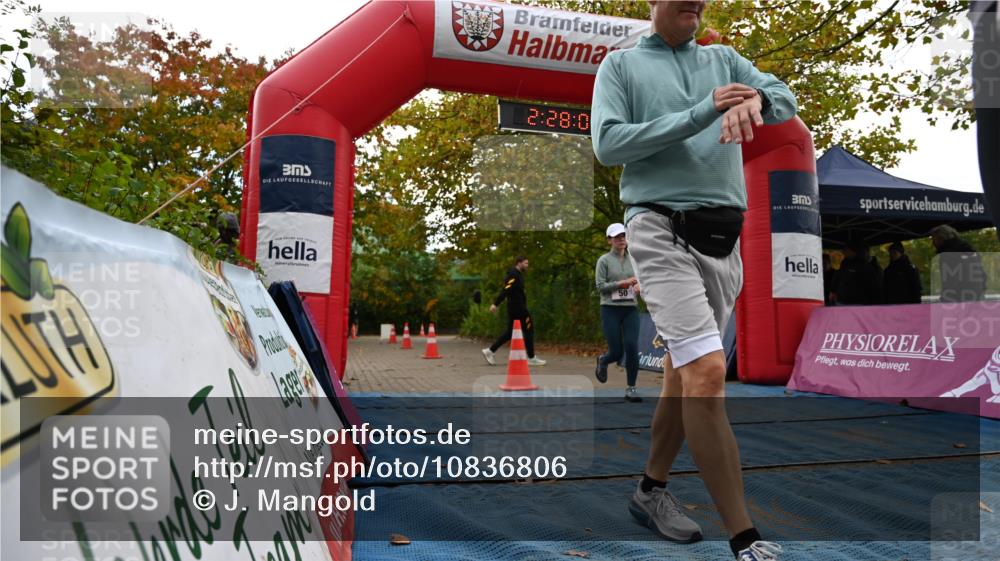 11.10.2026 - Bramfelder Halbmarathon 2026 J. Mangold http://msf.ph/oto/10836806 11.10.2026 11:58:00 Laufen 50, 115 meine-sportfotos.de