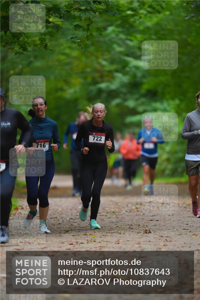 11.10.2026 - Bramfelder Halbmarathon 2026 LAZAROV Photography http://msf.ph/oto/10837643 11.10.2026 11:54:48 Laufen 716, 722 meine-sportfotos.de