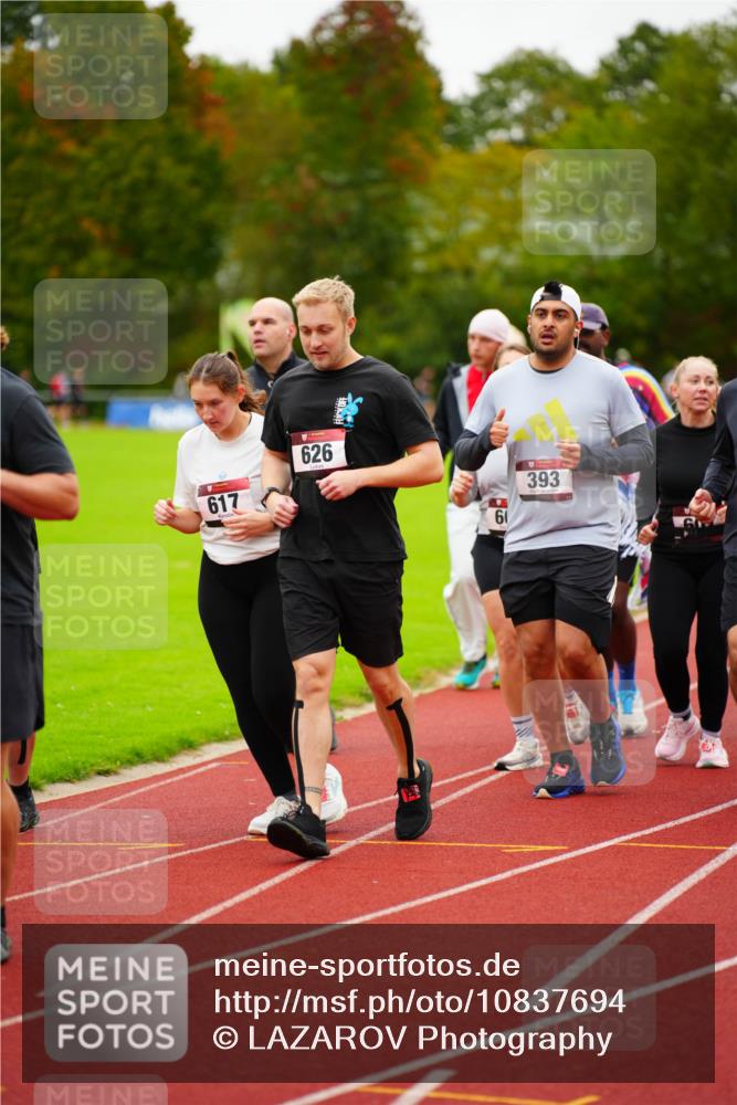 11.10.2026 - Bramfelder Halbmarathon 2026 LAZAROV Photography http://msf.ph/oto/10837694 11.10.2026 09:34:30 Laufen 617, 626, 393 meine-sportfotos.de