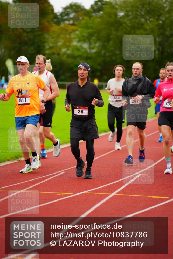 11.10.2026 - Bramfelder Halbmarathon 2026 LAZAROV Photography http://msf.ph/oto/10837786 11.10.2026 09:34:55 Laufen 811, 26, 654, 292, 135 meine-sportfotos.de