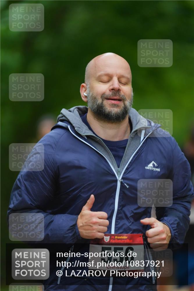 11.10.2026 - Bramfelder Halbmarathon 2026 LAZAROV Photography http://msf.ph/oto/10837921 11.10.2026 11:58:48 Laufen 35, 556 meine-sportfotos.de