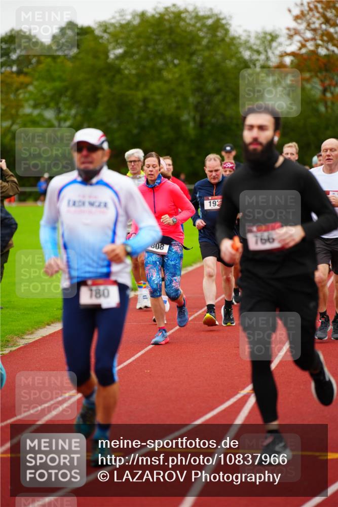 11.10.2026 - Bramfelder Halbmarathon 2026 LAZAROV Photography http://msf.ph/oto/10837966 11.10.2026 09:35:40 Laufen 180, 808, 193, 766 meine-sportfotos.de