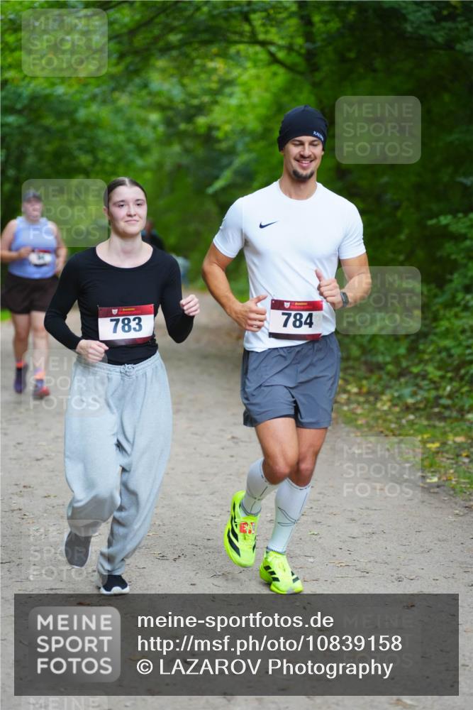11.10.2026 - Bramfelder Halbmarathon 2026 LAZAROV Photography http://msf.ph/oto/10839158 11.10.2026 11:43:25 Laufen 783, 784 meine-sportfotos.de