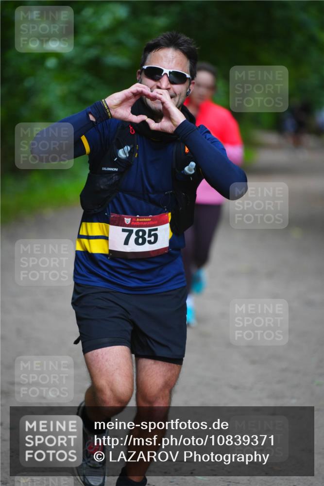 11.10.2026 - Bramfelder Halbmarathon 2026 LAZAROV Photography http://msf.ph/oto/10839371 11.10.2026 11:56:28 Laufen 785 meine-sportfotos.de
