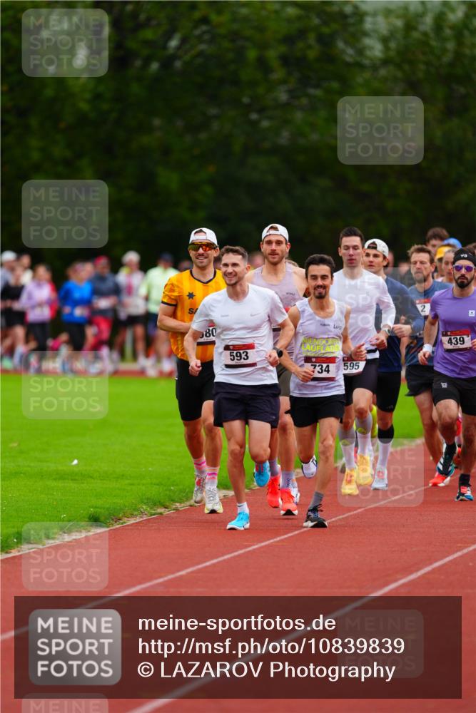 11.10.2026 - Bramfelder Halbmarathon 2026 LAZAROV Photography http://msf.ph/oto/10839839 11.10.2026 09:30:22 Laufen 80, 593, 734, 595, 2, 439 meine-sportfotos.de