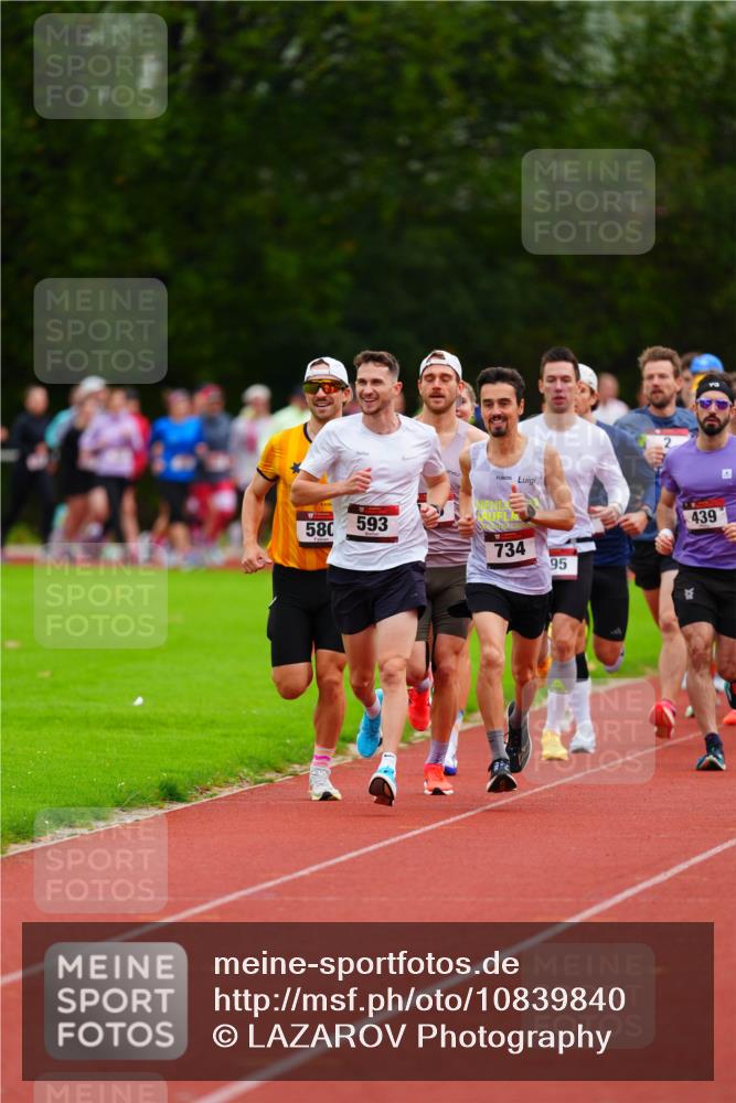 11.10.2026 - Bramfelder Halbmarathon 2026 LAZAROV Photography http://msf.ph/oto/10839840 11.10.2026 09:30:22 Laufen 580, 593, 734, 95, 439 meine-sportfotos.de