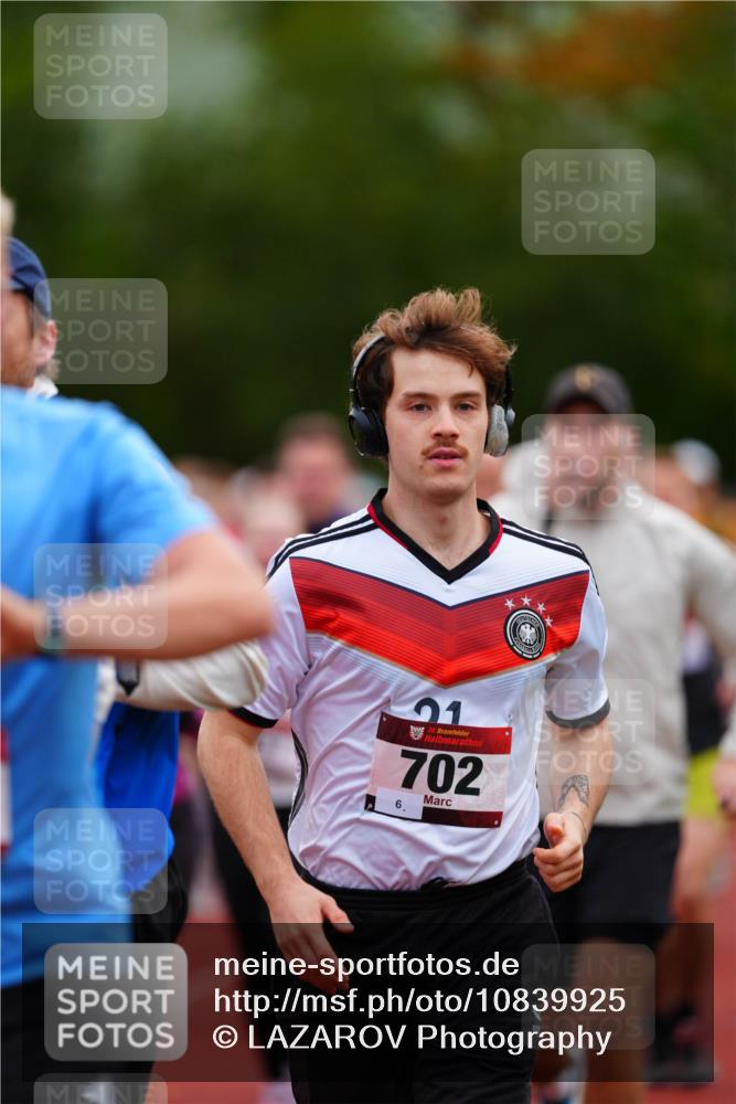 11.10.2026 - Bramfelder Halbmarathon 2026 LAZAROV Photography http://msf.ph/oto/10839925 11.10.2026 09:31:07 Laufen 01, 5, 702, 6 meine-sportfotos.de
