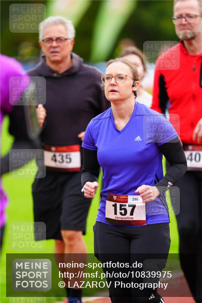11.10.2026 - Bramfelder Halbmarathon 2026 LAZAROV Photography http://msf.ph/oto/10839975 11.10.2026 09:31:35 Laufen 435, 35, 290, 157, 40 meine-sportfotos.de