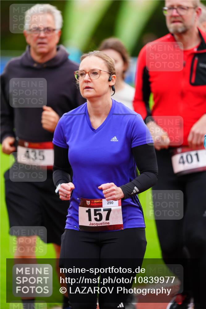 11.10.2026 - Bramfelder Halbmarathon 2026 LAZAROV Photography http://msf.ph/oto/10839977 11.10.2026 09:31:36 Laufen 435, 35, 290, 157, 401 meine-sportfotos.de