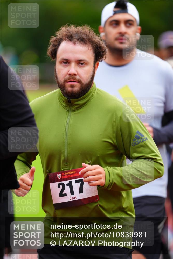 11.10.2026 - Bramfelder Halbmarathon 2026 LAZAROV Photography http://msf.ph/oto/10839981 11.10.2026 09:31:38 Laufen 35, 217 meine-sportfotos.de