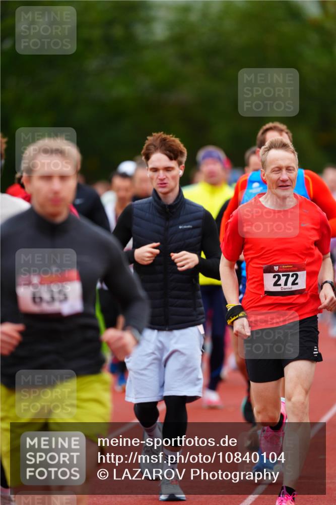 11.10.2026 - Bramfelder Halbmarathon 2026 LAZAROV Photography http://msf.ph/oto/10840104 11.10.2026 09:33:01 Laufen 635, 272 meine-sportfotos.de