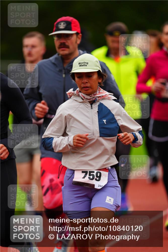 11.10.2026 - Bramfelder Halbmarathon 2026 LAZAROV Photography http://msf.ph/oto/10840120 11.10.2026 09:33:10 Laufen 759, 244 meine-sportfotos.de