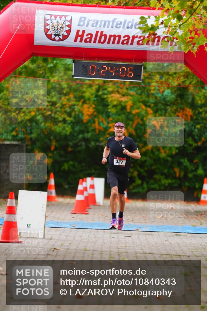11.10.2026 - Bramfelder Halbmarathon 2026 LAZAROV Photography http://msf.ph/oto/10840343 11.10.2026 09:54:04 Laufen 10, 29, 06, 327 meine-sportfotos.de