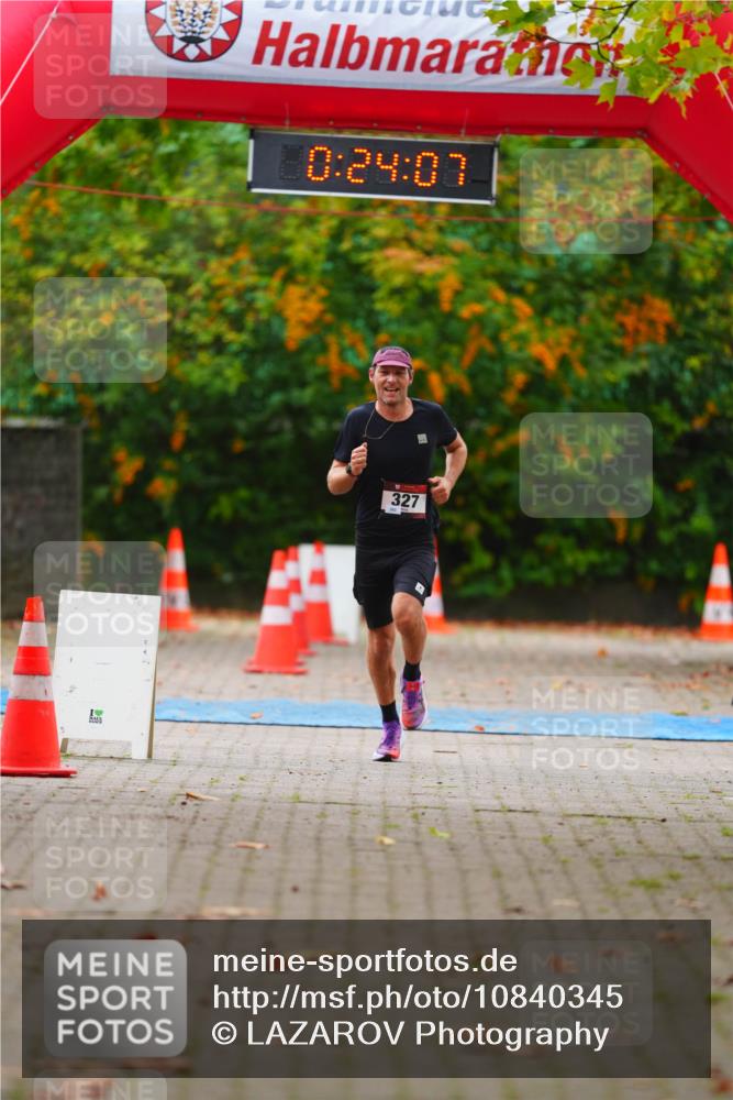 11.10.2026 - Bramfelder Halbmarathon 2026 LAZAROV Photography http://msf.ph/oto/10840345 11.10.2026 09:54:05 Laufen 0, 24, 07, 327 meine-sportfotos.de