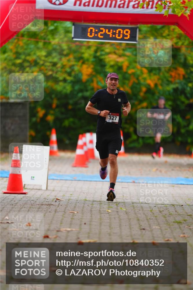11.10.2026 - Bramfelder Halbmarathon 2026 LAZAROV Photography http://msf.ph/oto/10840352 11.10.2026 09:54:07 Laufen 0, 24, 09, 327 meine-sportfotos.de
