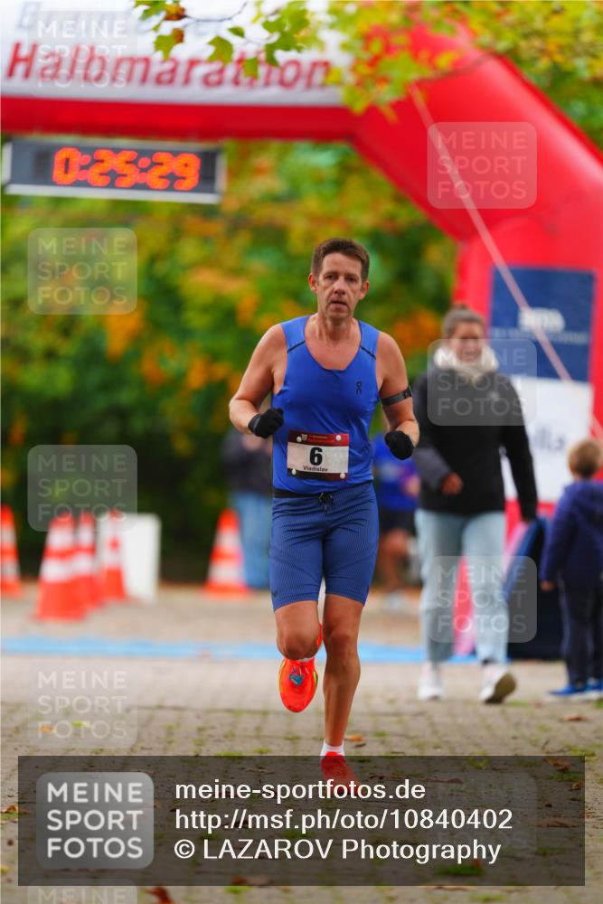 11.10.2026 - Bramfelder Halbmarathon 2026 LAZAROV Photography http://msf.ph/oto/10840402 11.10.2026 09:55:27 Laufen 0, 25, 29, 6, 0 meine-sportfotos.de