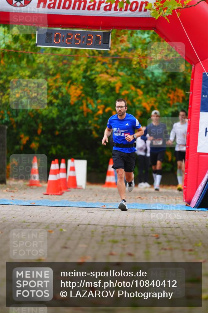 11.10.2026 - Bramfelder Halbmarathon 2026 LAZAROV Photography http://msf.ph/oto/10840412 11.10.2026 09:55:35 Laufen 0, 26, 37 meine-sportfotos.de