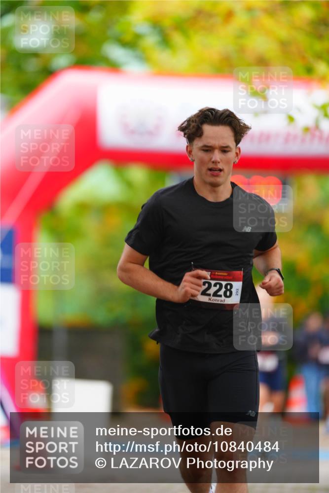 11.10.2026 - Bramfelder Halbmarathon 2026 LAZAROV Photography http://msf.ph/oto/10840484 11.10.2026 09:56:28 Laufen 228 meine-sportfotos.de