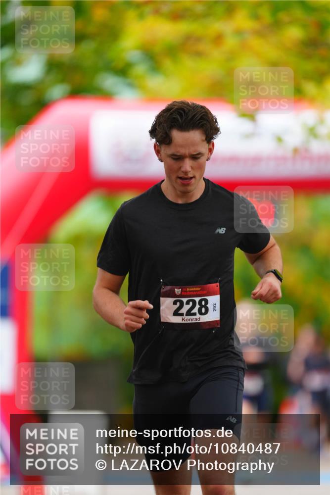 11.10.2026 - Bramfelder Halbmarathon 2026 LAZAROV Photography http://msf.ph/oto/10840487 11.10.2026 09:56:29 Laufen 35, 228 meine-sportfotos.de