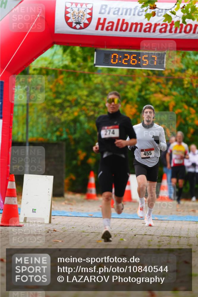 11.10.2026 - Bramfelder Halbmarathon 2026 LAZAROV Photography http://msf.ph/oto/10840544 11.10.2026 09:56:55 Laufen 0, 26, 57, 274, 455 meine-sportfotos.de