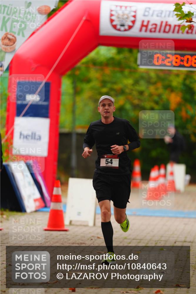 11.10.2026 - Bramfelder Halbmarathon 2026 LAZAROV Photography http://msf.ph/oto/10840643 11.10.2026 09:58:06 Laufen 0, 28, 08, 54 meine-sportfotos.de