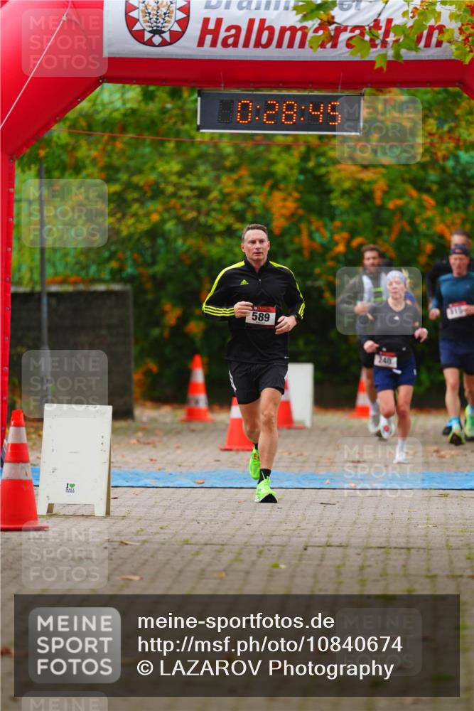 11.10.2026 - Bramfelder Halbmarathon 2026 LAZAROV Photography http://msf.ph/oto/10840674 11.10.2026 09:58:43 Laufen 0, 28, 45, 589, 240 meine-sportfotos.de