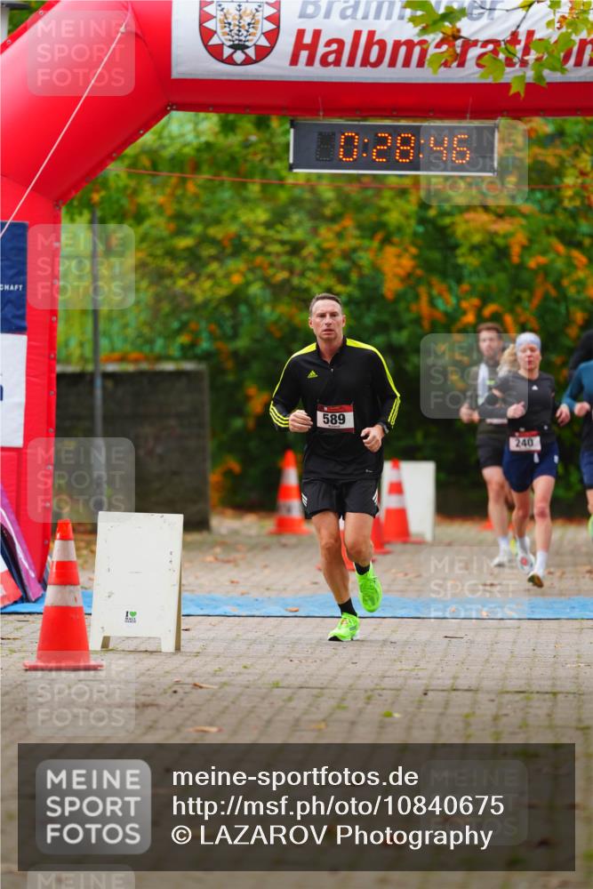 11.10.2026 - Bramfelder Halbmarathon 2026 LAZAROV Photography http://msf.ph/oto/10840675 11.10.2026 09:58:44 Laufen 1, 0, 28, 46, 589, 240 meine-sportfotos.de