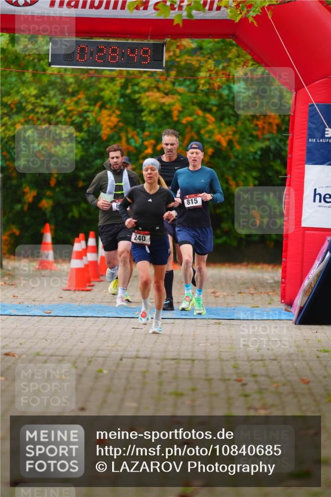 11.10.2026 - Bramfelder Halbmarathon 2026 LAZAROV Photography http://msf.ph/oto/10840685 11.10.2026 09:58:47 Laufen 0, 28, 49, 240, 815 meine-sportfotos.de