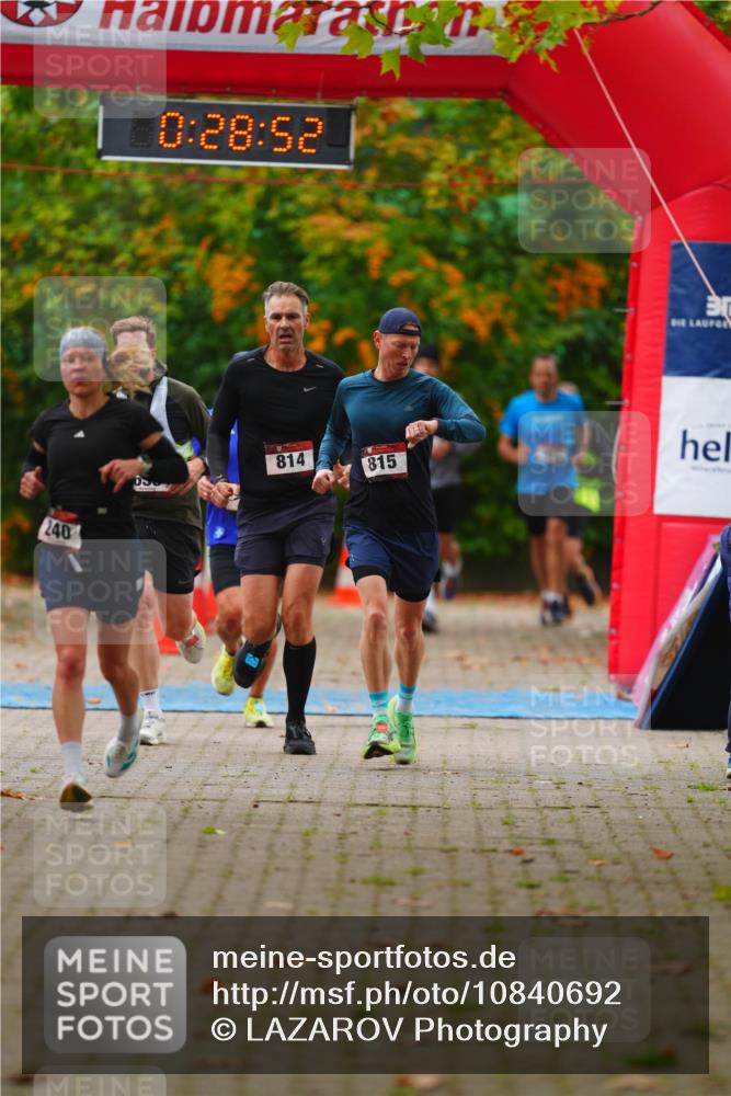 11.10.2026 - Bramfelder Halbmarathon 2026 LAZAROV Photography http://msf.ph/oto/10840692 11.10.2026 09:58:50 Laufen 0, 28, 52, 240, 814, 815 meine-sportfotos.de