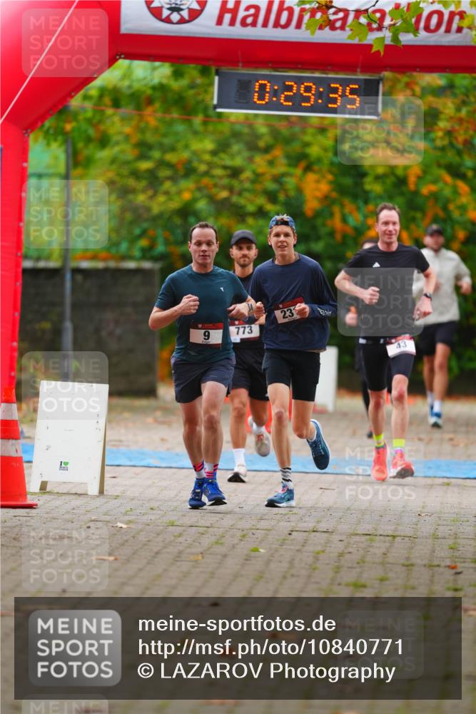 11.10.2026 - Bramfelder Halbmarathon 2026 LAZAROV Photography http://msf.ph/oto/10840771 11.10.2026 09:59:33 Laufen 9, 0, 29, 35, 773, 231, 43 meine-sportfotos.de